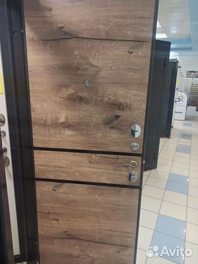 Дверь входная металлическая