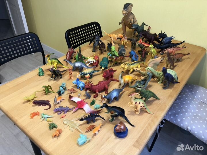 Игрушки динозавры и драконы