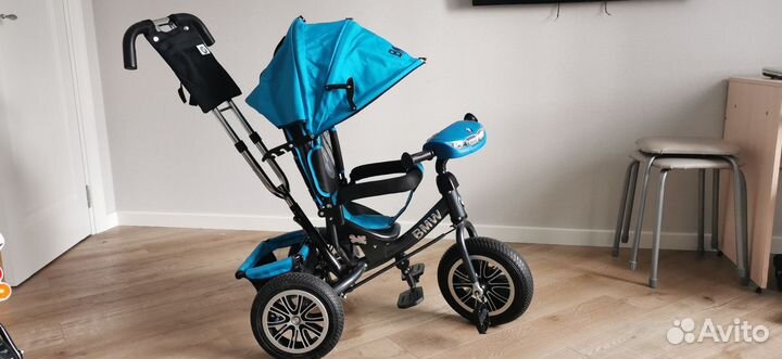 Трехколесный велосипед BMW