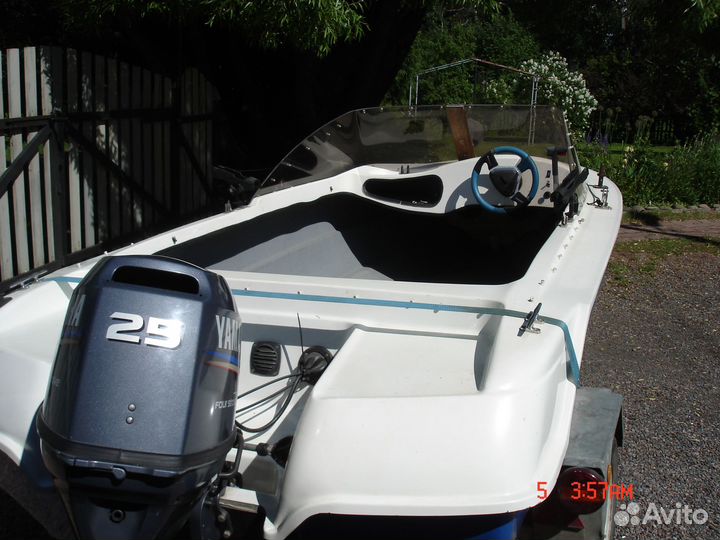 Катер для рыбалки и прогулок