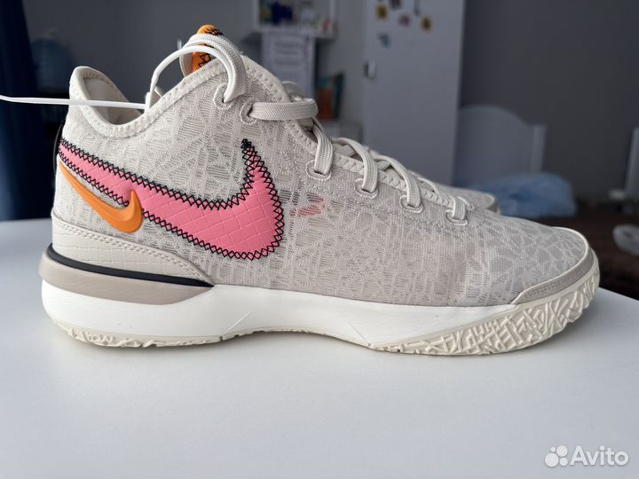 Баскетбольные кроссовки Nike Zoom Lebron