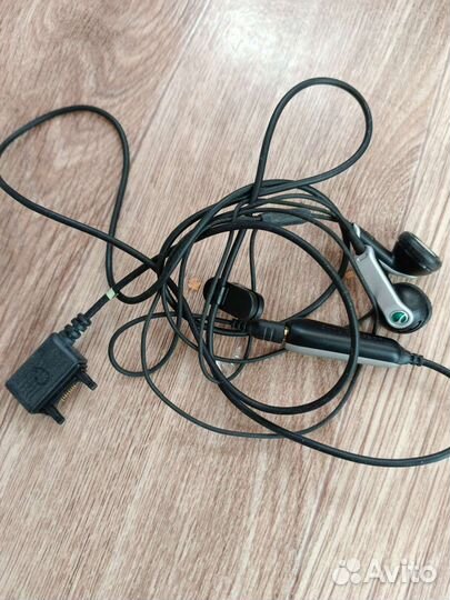 Наушники к телефону Sony Ericsson