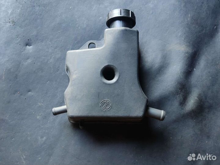 Бачок гура Alfa Romeo 166 2.5