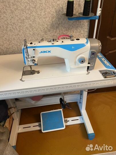 Швейная машина jack f 4