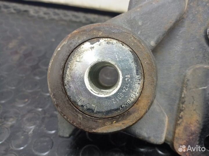 Кронштейн торсиона кабины правый Daf XF106