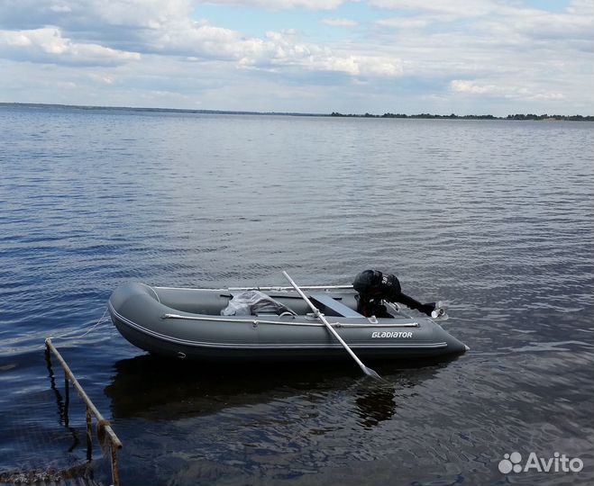 Лодка Gladiator, мотор Hidea, тележка для лодки