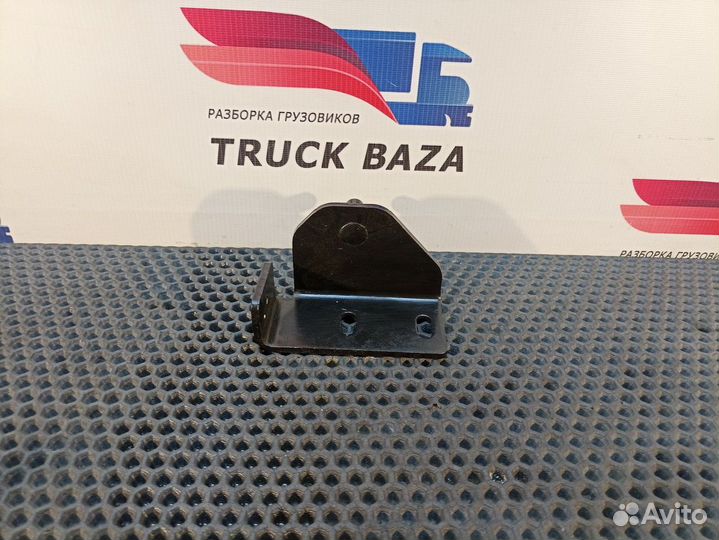 81621585039 Кронштейн спальника нижний левый