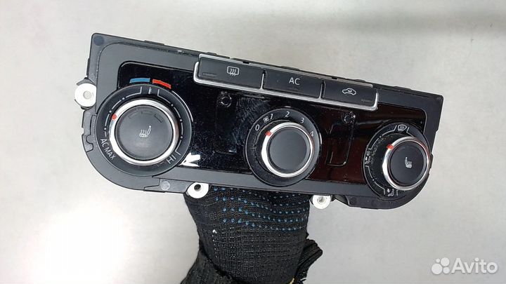 Переключатель отопителя Volkswagen Caddy, 2010