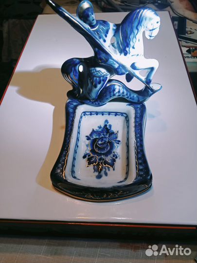 Статуэтка пепельница гжель