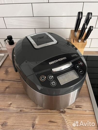 Мультиварка Redmond RMC M4513