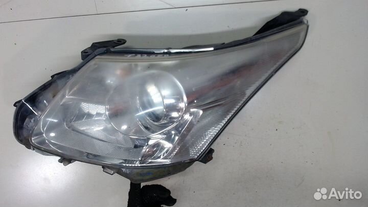 Фара (передняя) Toyota Avensis 3, 2010