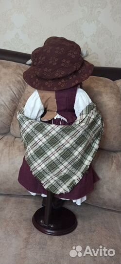 Кукла фарфоровая №2