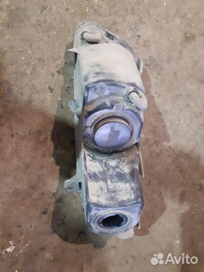 Фара противотуманная правая Фольксваген Поло 2015