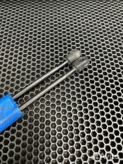 Амортизаторы крышки багажника Kia magentis 1