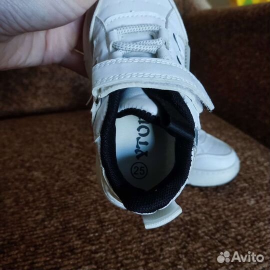 Кроссовки детские 25