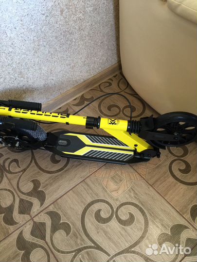 Новые самокаты Скутер с дисковым тормозом, в ярком