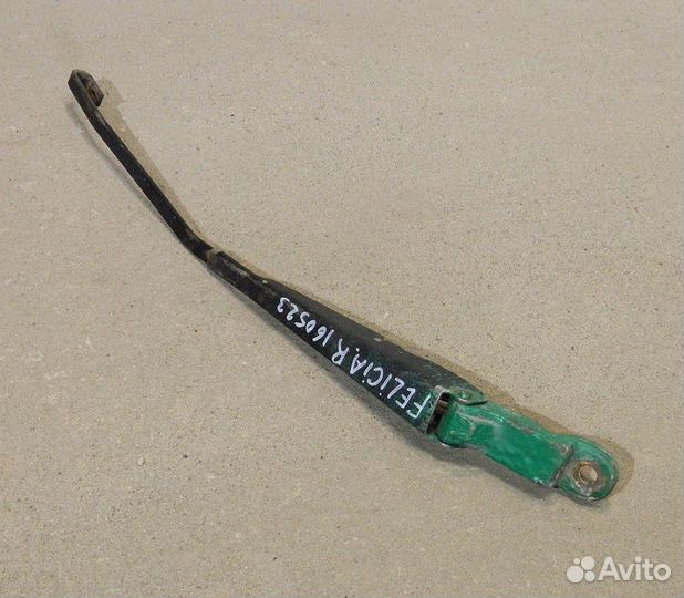 Поводок заднего дворника Skoda Felicia