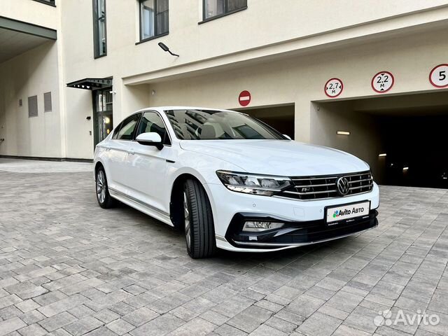 Volkswagen Passat 1.5 AMT, 2020, 35 290 км с пробегом, цена 2650000 руб.