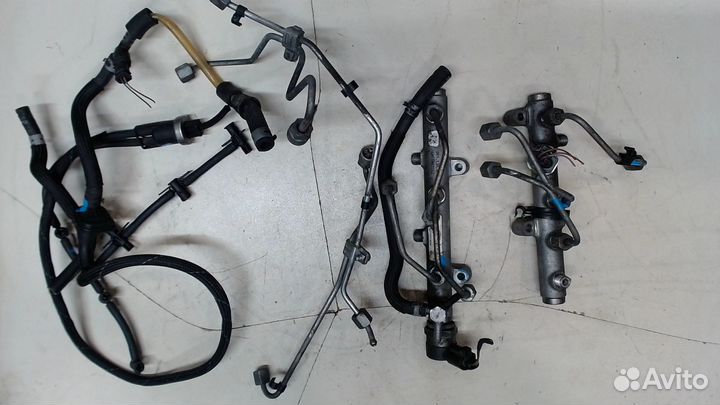 Рампа топливная Volkswagen Phaeton, 2009