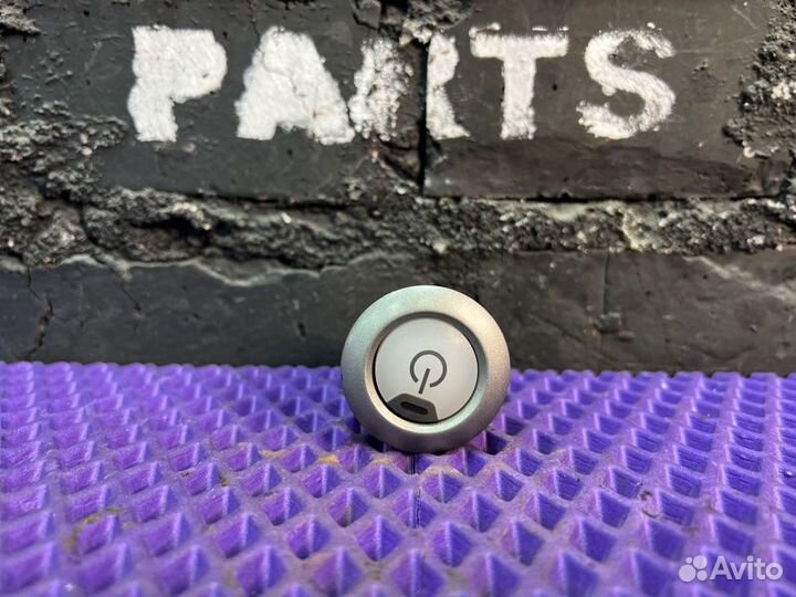 Кнопка старт-стоп Nissan Leaf AZE0-061302 EM57