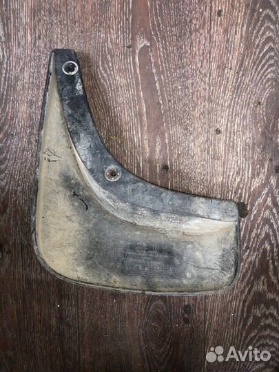 Брызговик задний правый Hyundai Santa Fe SM D4BB