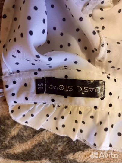 Блузка белая в горох