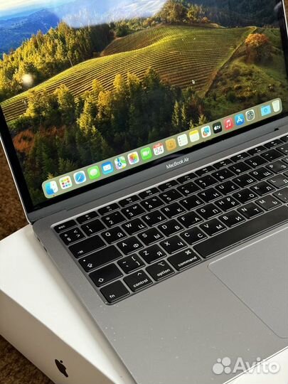 Macbook air 13 2020 i3 256gb