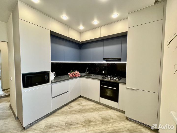 П образная кухня на заказ. Фабрика