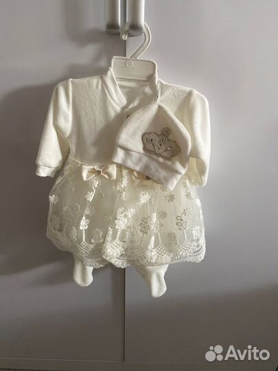 Комплект на выписку для девочки