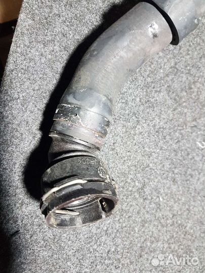 Флянец системы охлаждения Skoda Octavia tour a4