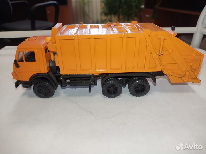 Модель 1/43 камаз 53213 Миниград