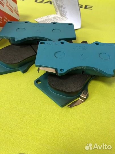 Колодки тормозные передние Toyota Land Cruiser