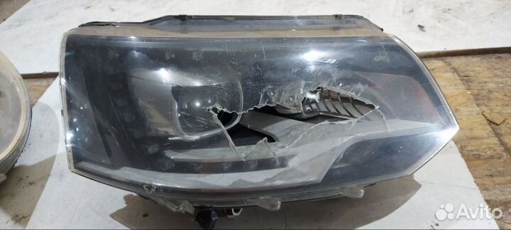 Фара ксеноновая передняя правая Volkswagen