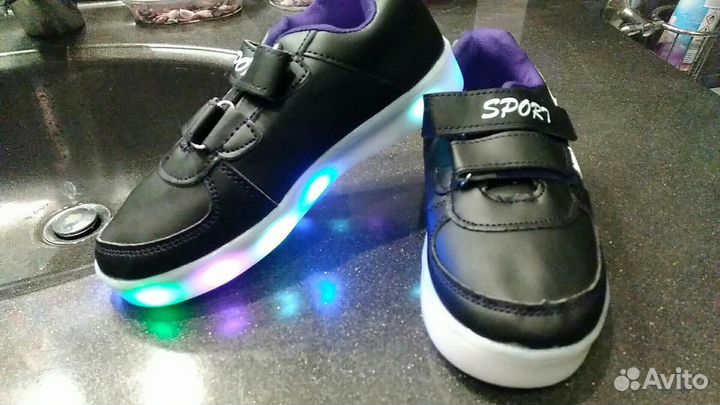 Новые LED кроссовки на 30-31 размер
