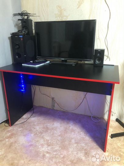 Компьютерный стол