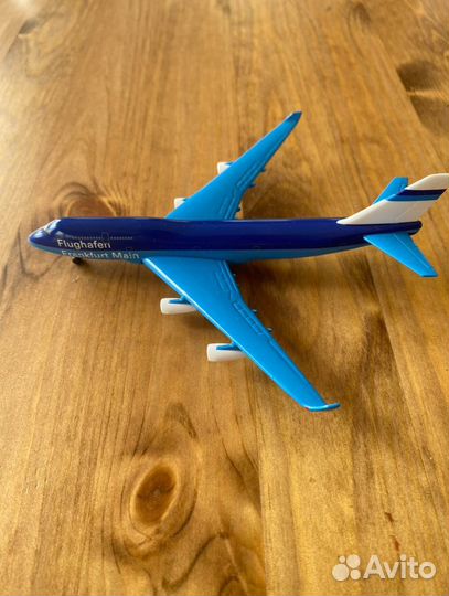 Модель самолета herpa boeing 747 1:500