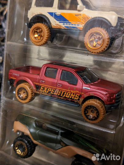 Набор машинок Hot Wheels Remote Adventures 5 pack