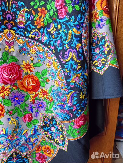 Павловопосадская шаль (платок) Медальоны - 18