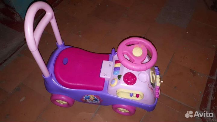 Машинка-каталка толокар