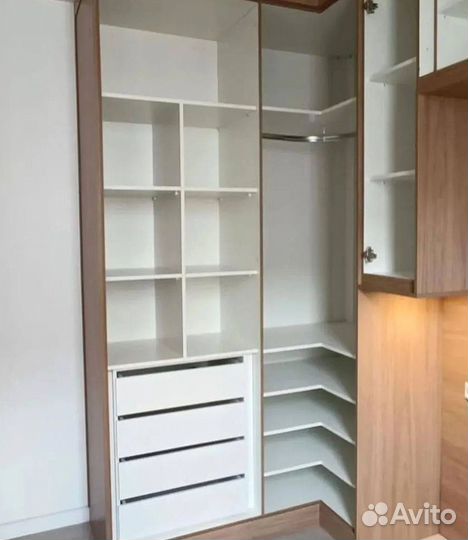 Распашной шкаф