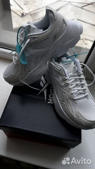 Кроссовки reebok женские новые 39 размер