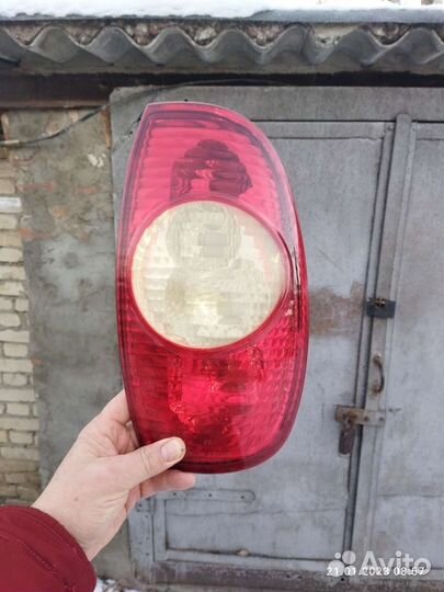 Фонарь задний правый Шевроле нива 2010г
