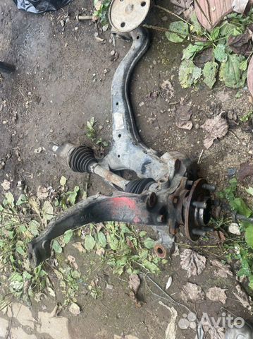 Левый кулак в сборе Range Rover Sport