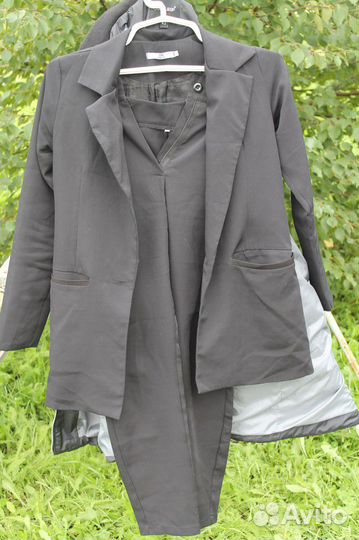 Деловой костюм, платья