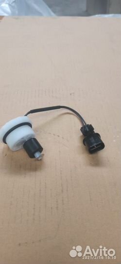 Датчик топливного фильтра Mitsubishi 1770A354