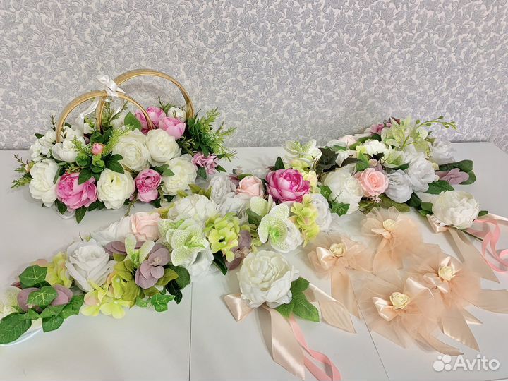 Свадебные украшения на машину