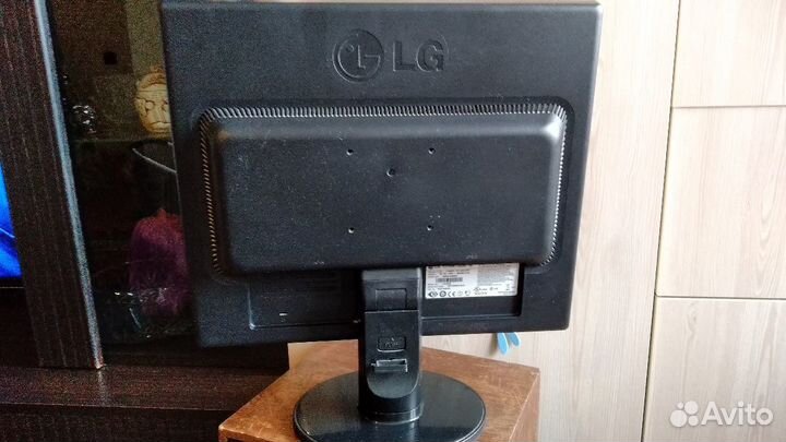 Монитор LG
