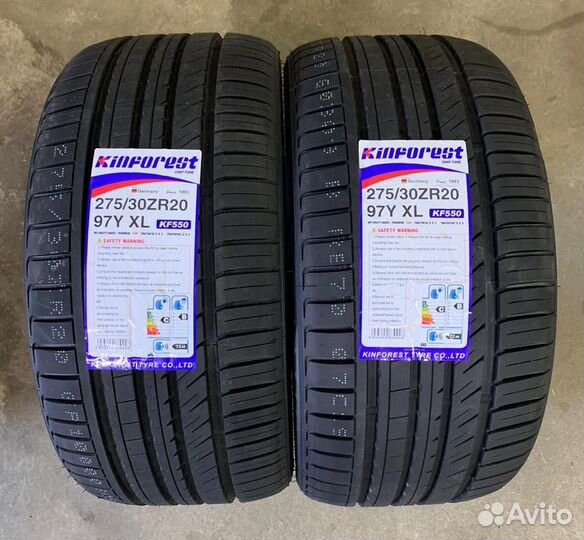 Kinforest KF550-UHP 245/35 R20 и 275/30 R20 97Y