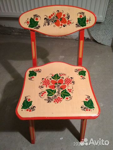 Детский стульчик. Хохломская роспись