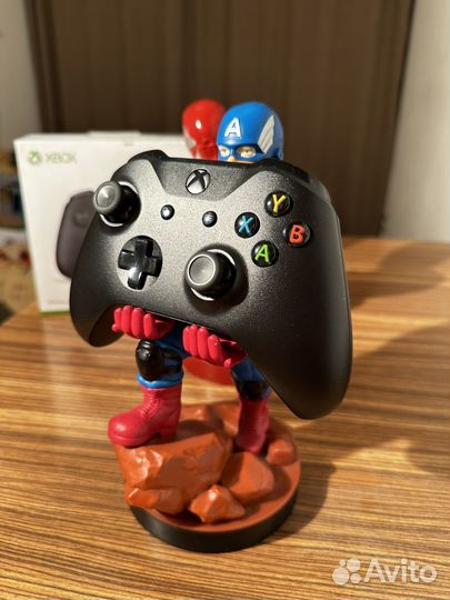 Фигурка подставка для геймпада Captain America